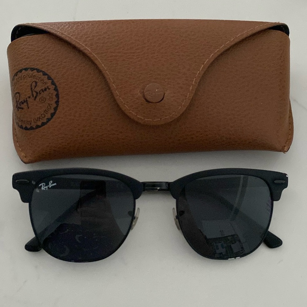 Rayban Clubmaster Classic - Dark Grey Lens on Black Frame